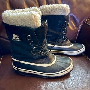 **SOLD**WINTER CARNIVAL Women's Waterproof Boot**SOLD**